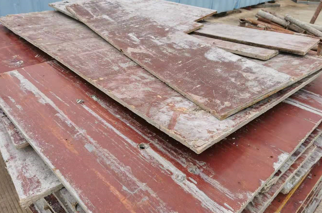 廣西建筑模板多少錢一張插圖1 已經周轉過12次的建筑模板