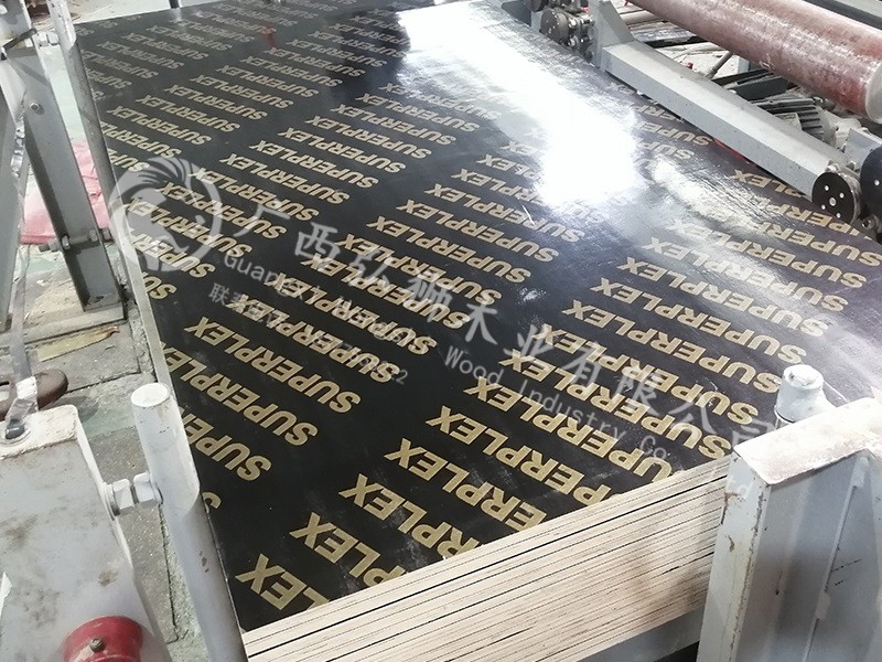 廣西清水模板廠家挺住縮略圖 廣西清水模板廠家挺住